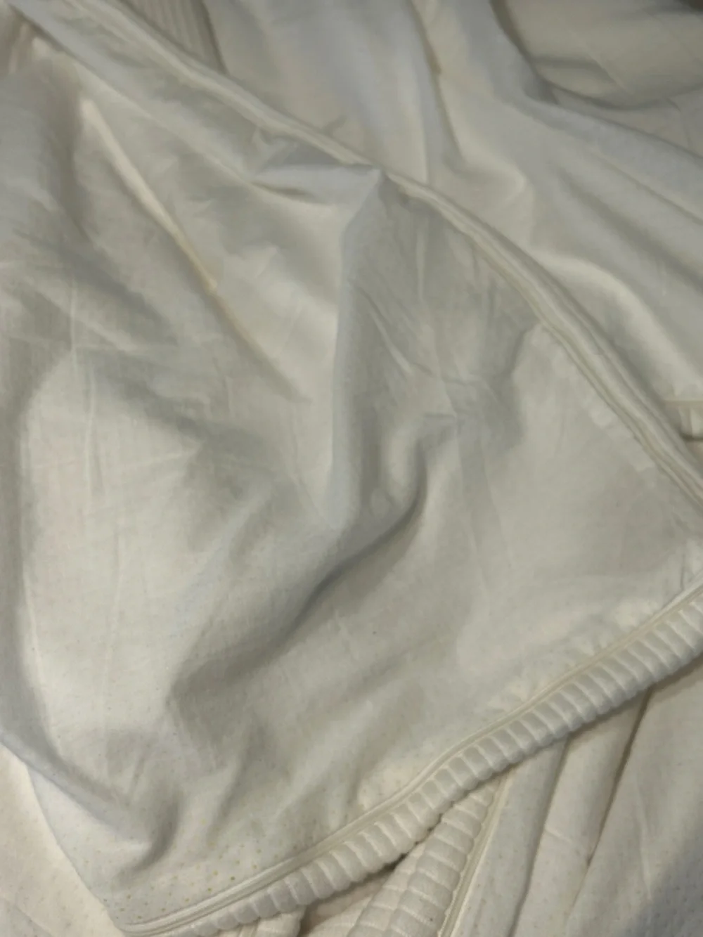 White Cotton Ribbed Zipper King Mattress Cover